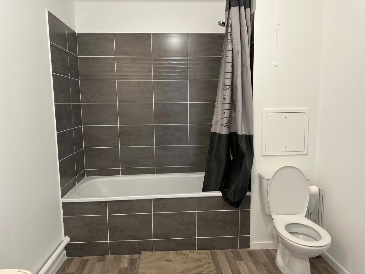 Agreable 2 Pieces Avec Balcon Et Parking Transports By Immo Kit Bnb Sarcelles Esterno foto