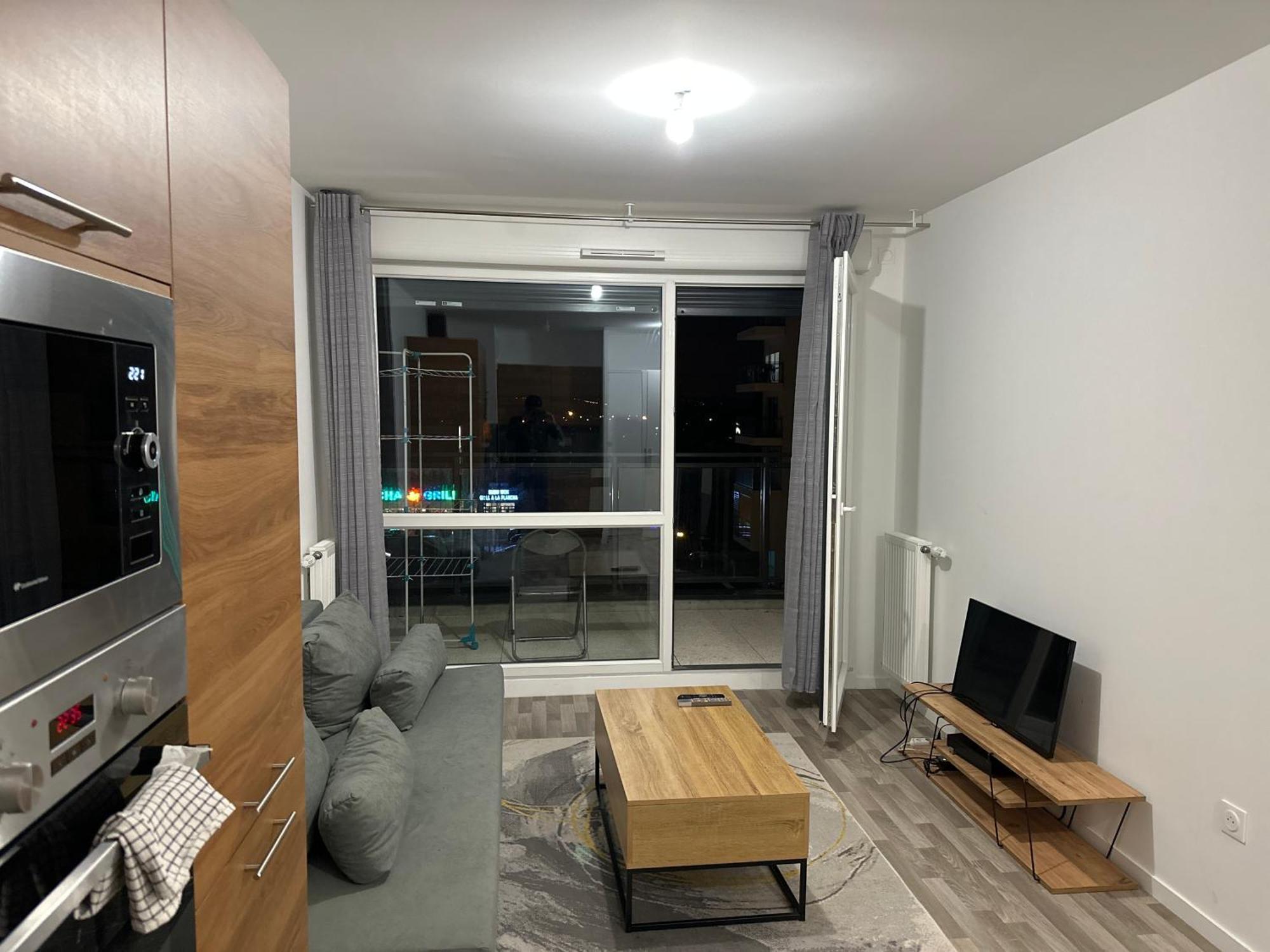 Agreable 2 Pieces Avec Balcon Et Parking Transports By Immo Kit Bnb Sarcelles Esterno foto