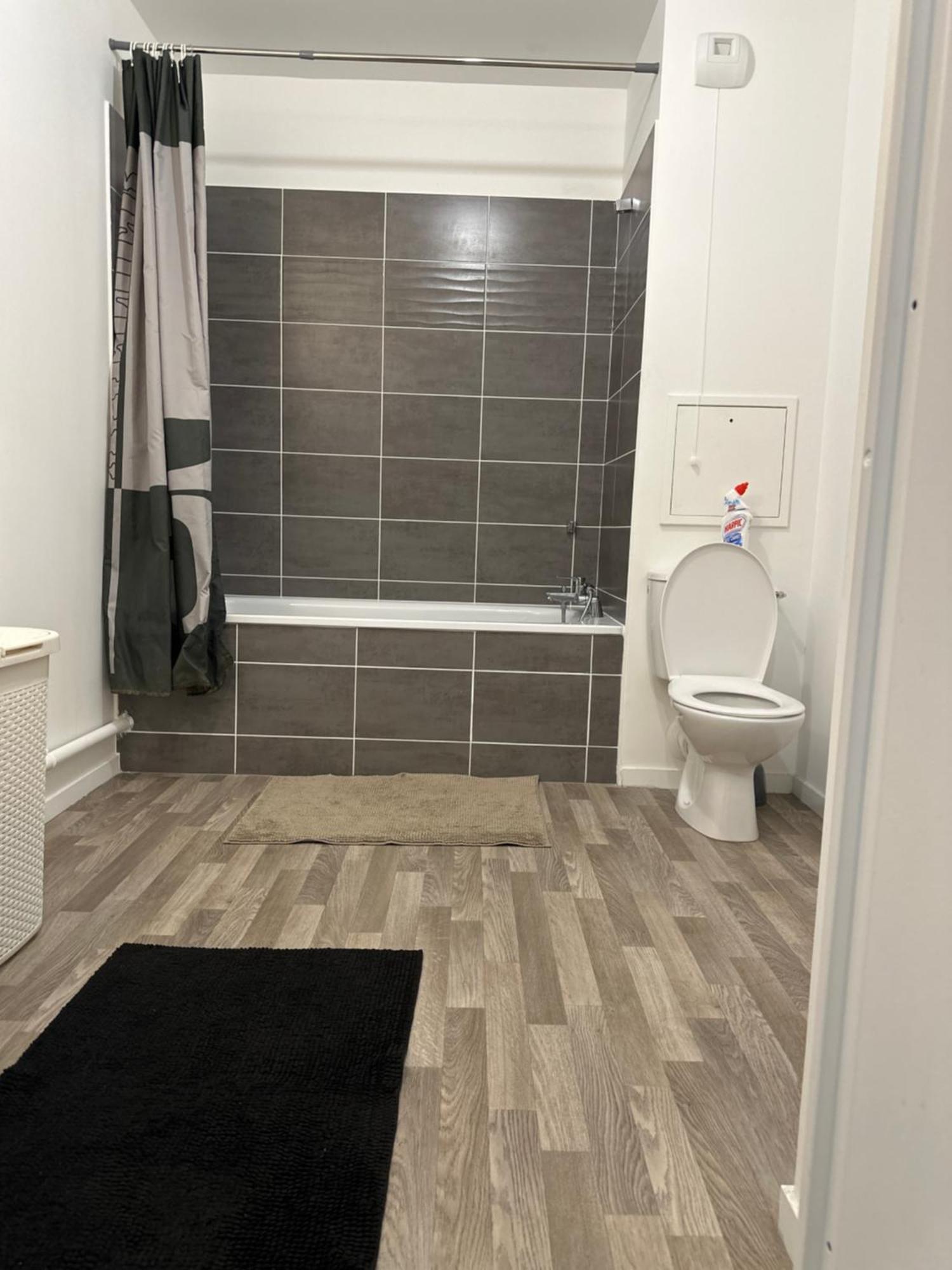 Agreable 2 Pieces Avec Balcon Et Parking Transports By Immo Kit Bnb Sarcelles Esterno foto