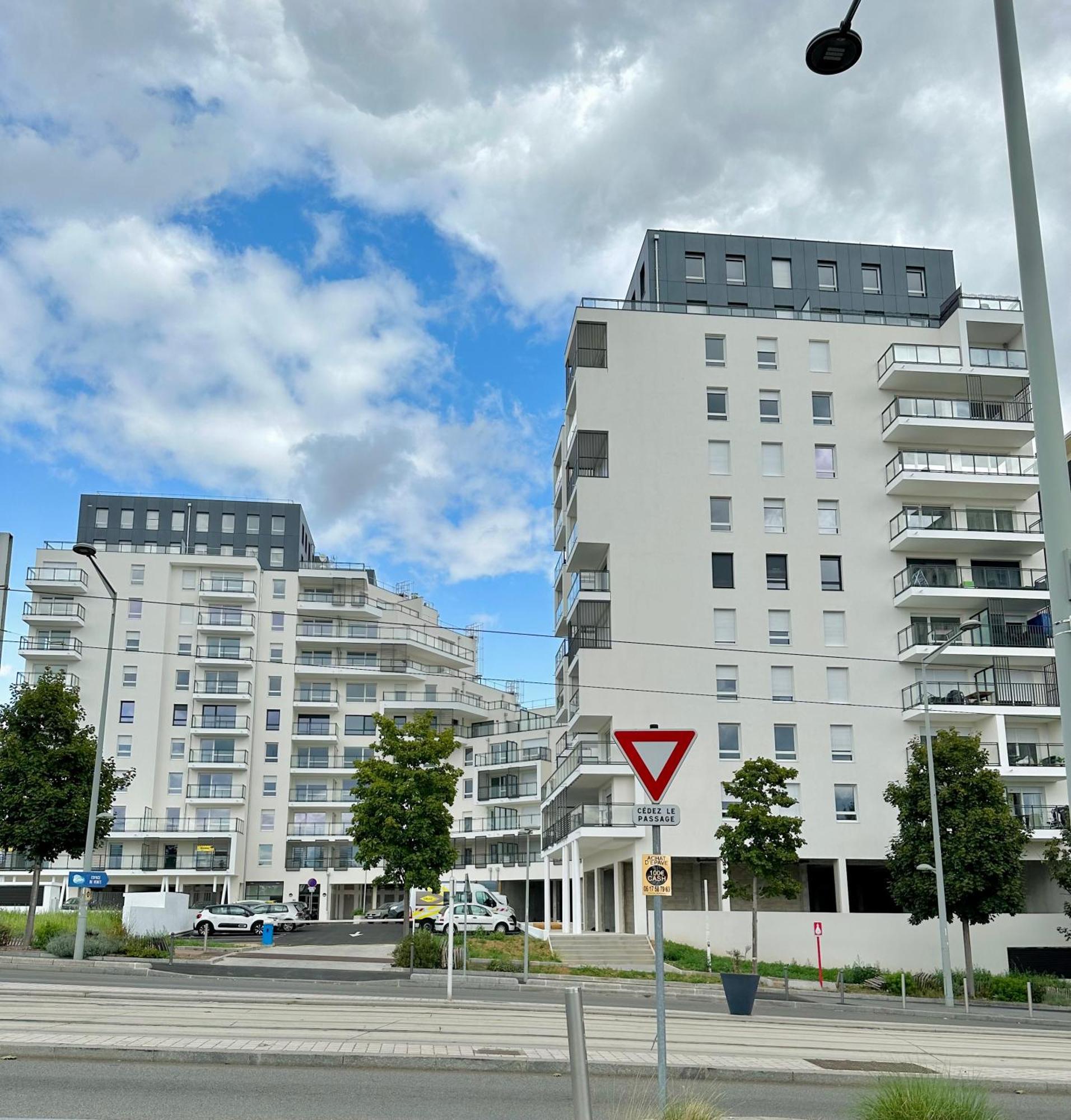 Agreable 2 Pieces Avec Balcon Et Parking Transports By Immo Kit Bnb Sarcelles Esterno foto